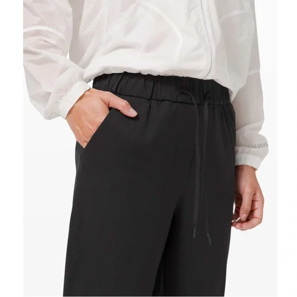 Lululemon Women’s Keep Moving Pant 7/8 High-Rise in Black Size 6 Style W5DCFS